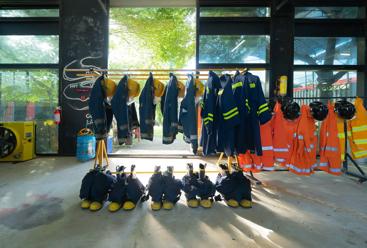 Professional industrial workwear and safety uniform production